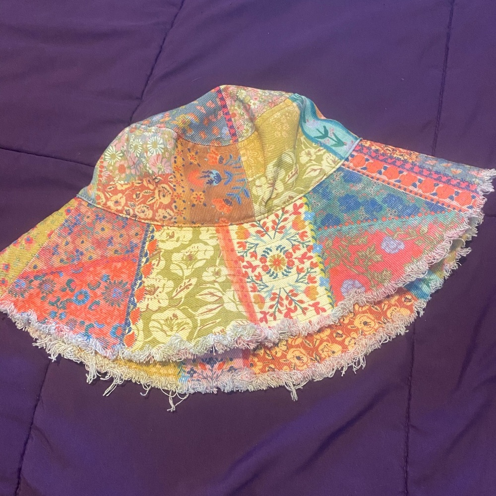 Floppy sun hat